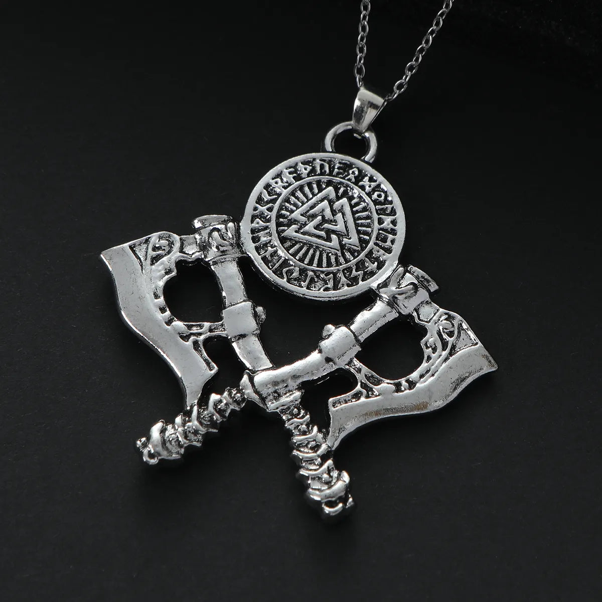 Best necklaces and pendants with art deco elements for a vintage, glamorous design-Retro Simple Style Letter Axe Alloy Unisex Pendant Necklace