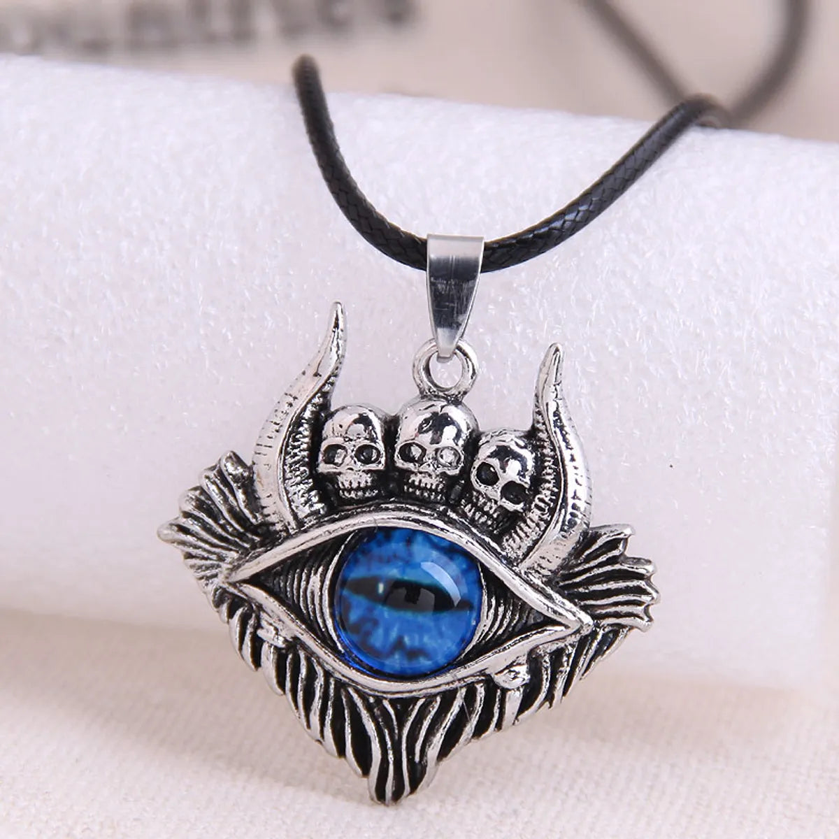 Simple necklaces and pendants with bar pendants for a sleek modern design-Fashion Retro Skull Demon Eye Trend Men'S Domineering Retro Exaggerated Necklace Wholesale Nihaojewelry