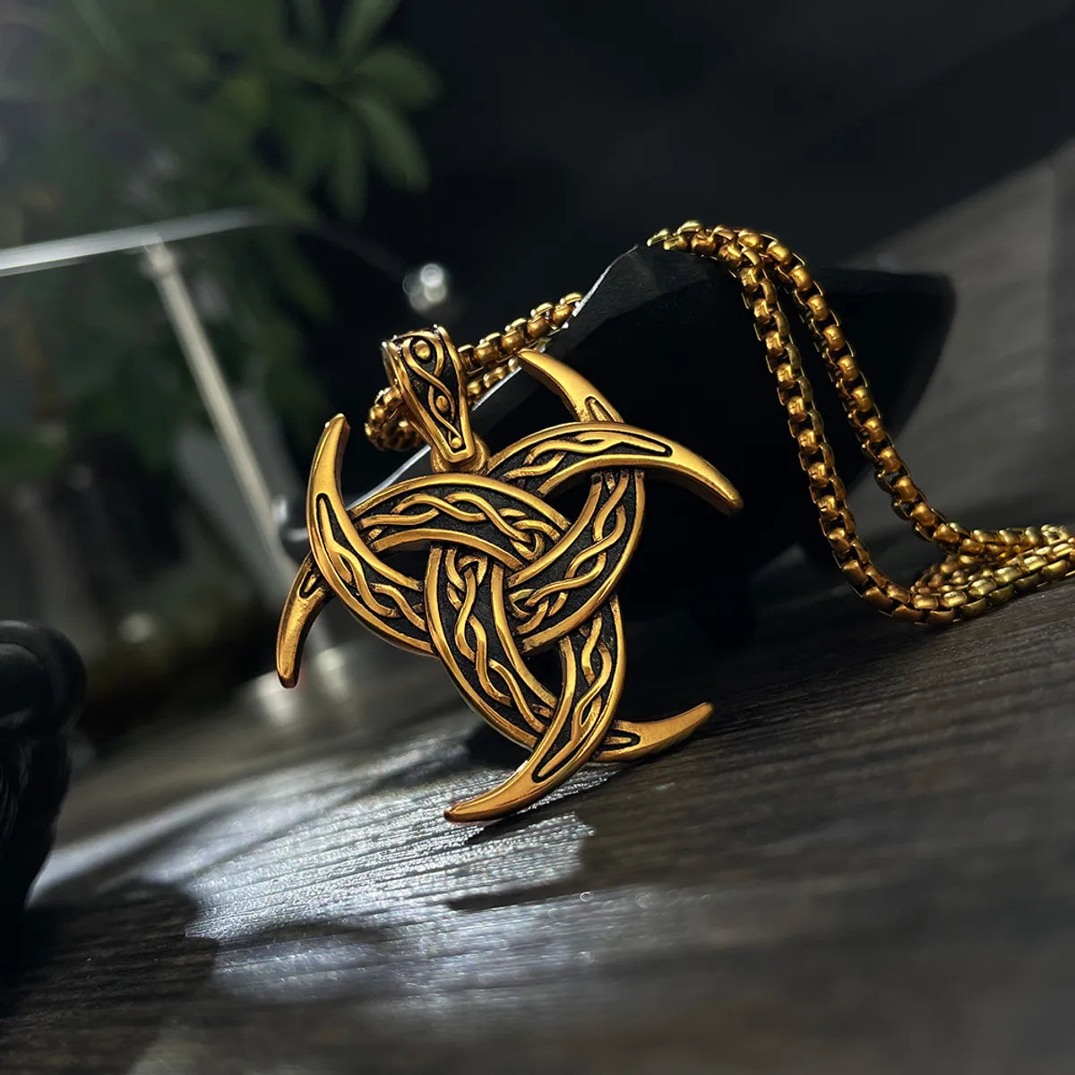 Unique necklaces and pendants with artistic shapes for a creative, one-of-a-kind design-Vintage Style Totem Stainless Steel No Inlay Men'S Pendant Necklace