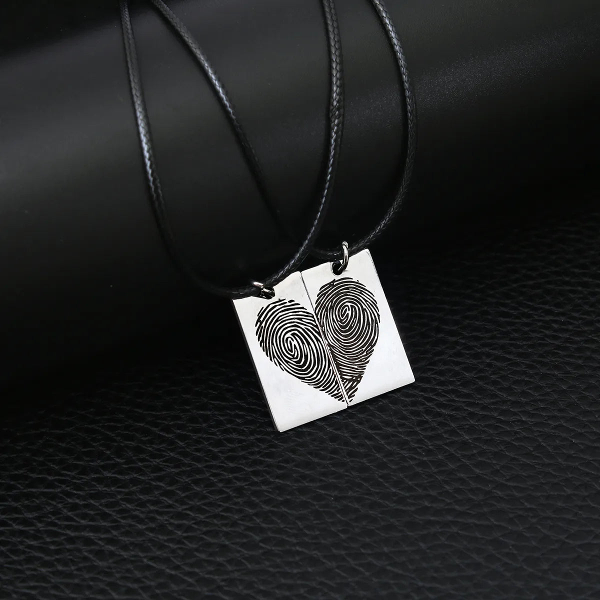 Best necklaces and pendants with art deco elements for a vintage, glamorous design-Basic Classic Style Heart Shape Stainless Steel Couple Pendant Necklace