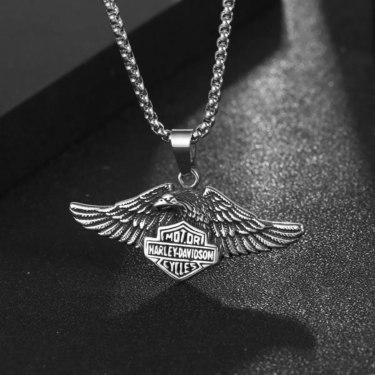 Best necklaces and pendants with statement designs for a fashionable accessory-Hip-Hop Retro Punk Animal Eagle 304 Stainless Steel Polishing Inlay Acrylic Turquoise Men'S Pendant Necklace