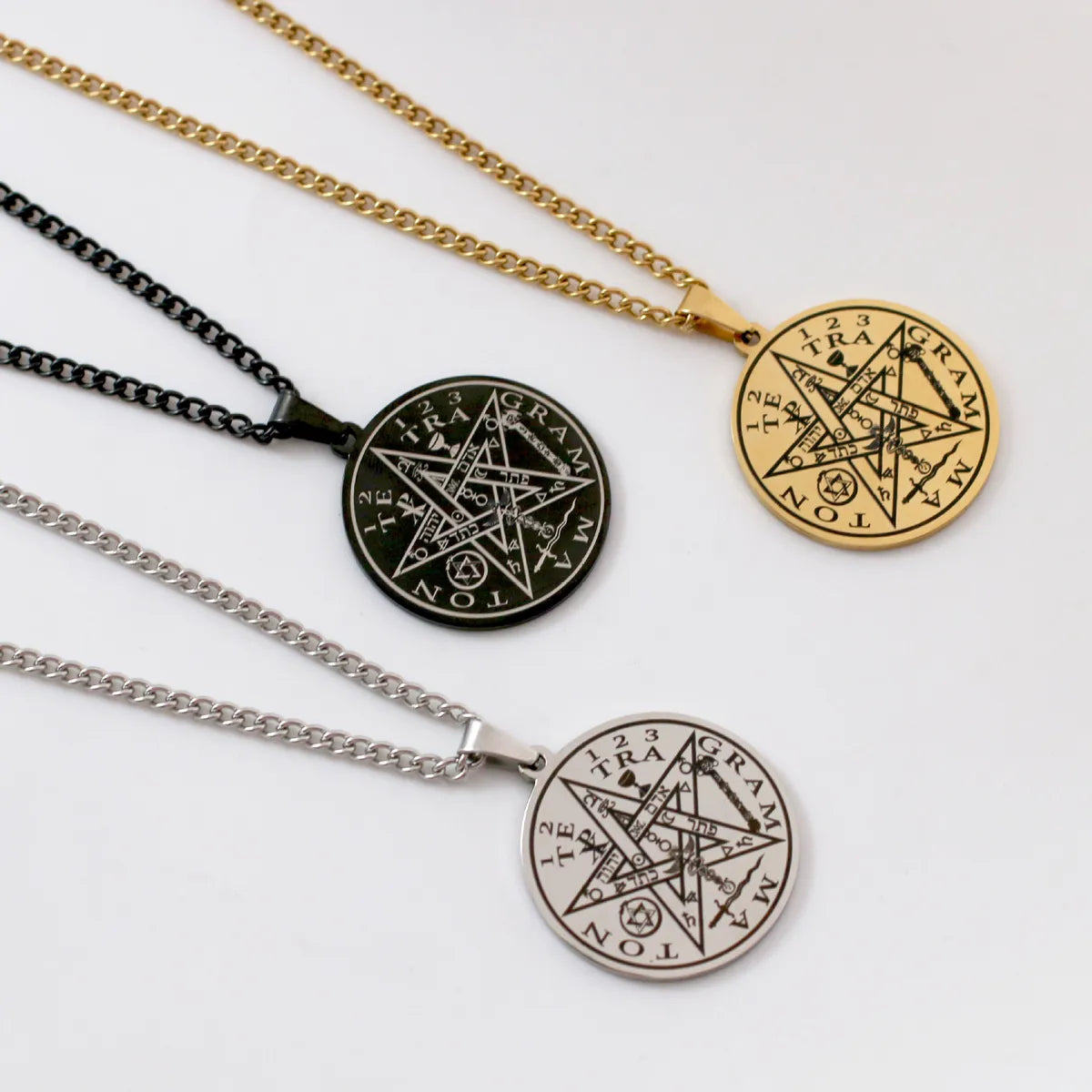 Necklaces and pendants with ocean-inspired designs for a refreshing, beachy feel-Ethnic Style Round Star Stainless Steel Plating Men'S Pendant Necklace