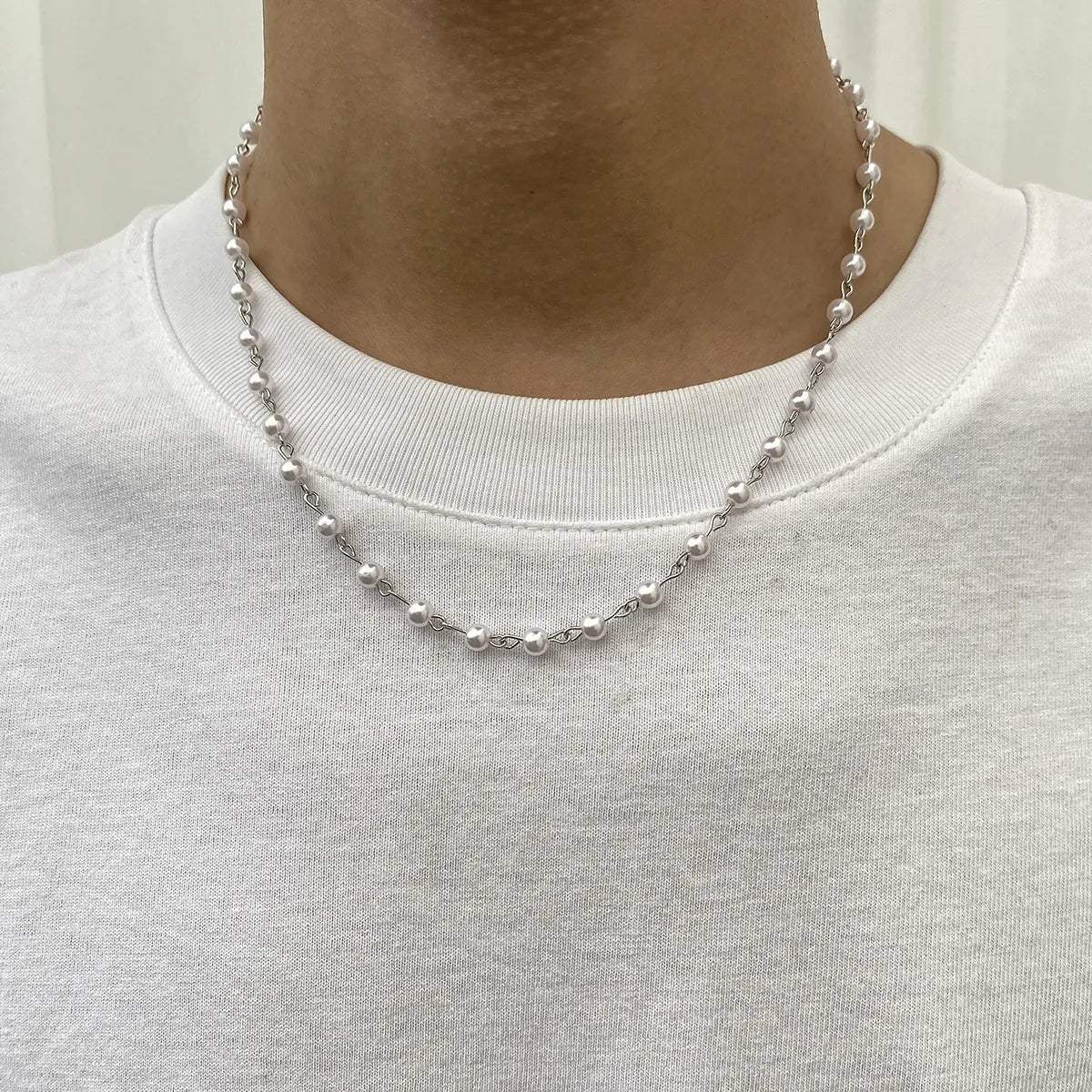 Best necklaces and pendants with opal and gold for a vibrant, luxurious contrast-Fashion Geometric Iron Pearl Men'S Necklace