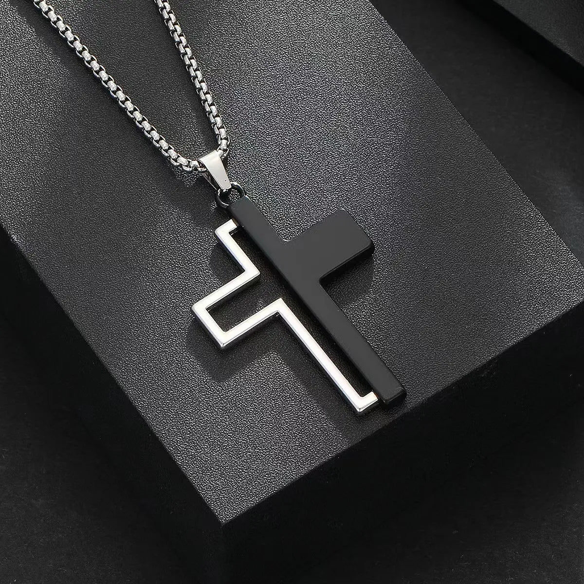 Necklaces and pendants with star-shaped designs for a whimsical, celestial touch-Simple Style Classic Style Cross Alloy Plating Men'S Pendant Necklace