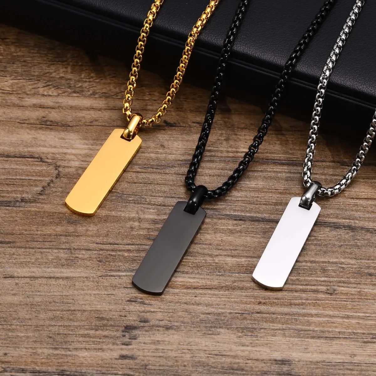 Best necklaces and pendants with oval pendants for a classic, elegant shape-Punk Simple Style Square Stainless Steel Polishing 18k Gold Plated Pendant Necklace