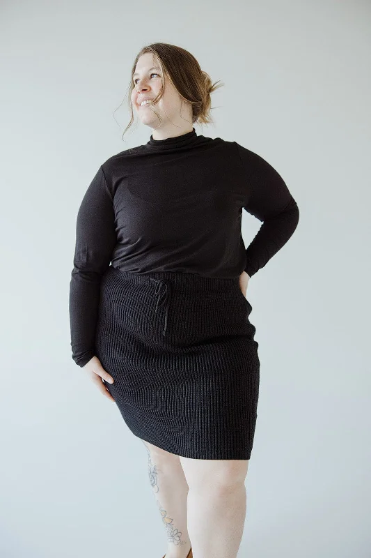 Plus size dresses with sleek silhouettes look sharp -Sandals for weddings and formal events -Plus size dresses for maternity wear -SWEATER PENCIL SKIRT IN VERY BLACK