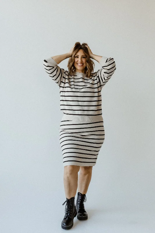 Plus size dresses with sleek fits elongate frames -Fashion sandals for special occasions -Plus size dresses for New Year’s Eve -KNIT STRIPED PENCIL SKIRT