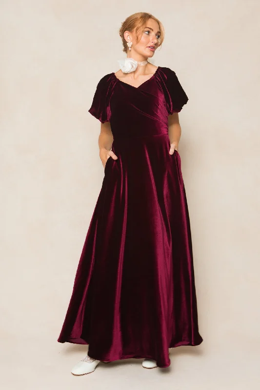 Plus size dresses featuring tiered skirts feel fun -Casual sandals for everyday wear -Plus size casual dresses -Tessie Dress in Wine Velvet