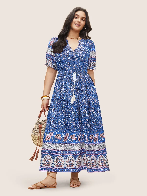 Plus size dresses featuring lace details feel romantic -Fashionable sandals for women -Plus size wrap dresses -Boho Print Notched Ties Tassel Trim Dress