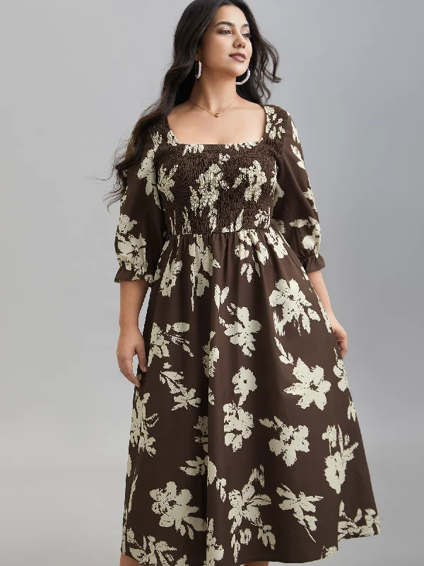 Plus size dresses for outdoor parties stay fun -Sandals with open-toe design -Plus size dresses for evening events -Leaf Print Square Neck Ruffled Shirred Midi Dress