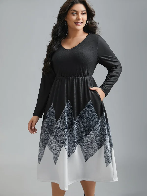 Plus size dresses with simple cuts stay timeless -Elegant sandals for evening events -Plus size vintage dresses -V Neck Ombre Print Spliced Midi Dress