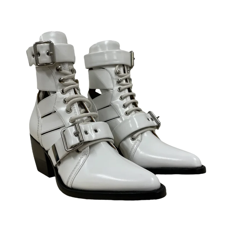 Casual sandals for women with flat soles and comfortable fit for everyday wear-Chloe/Heels/EU 35.5/Leather/WHT/031855