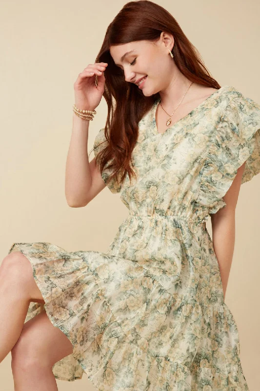 Plus size dresses featuring fringe accents feel bold -Sandals for travel and hiking -Plus size dresses with sleeves -Organza Floral Bubble Ruffled V Neck Dress