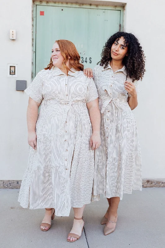 Plus size dresses featuring geometric prints are trendy -Summer sandals for brides -Plus size dresses for date night -Hunter Maxi