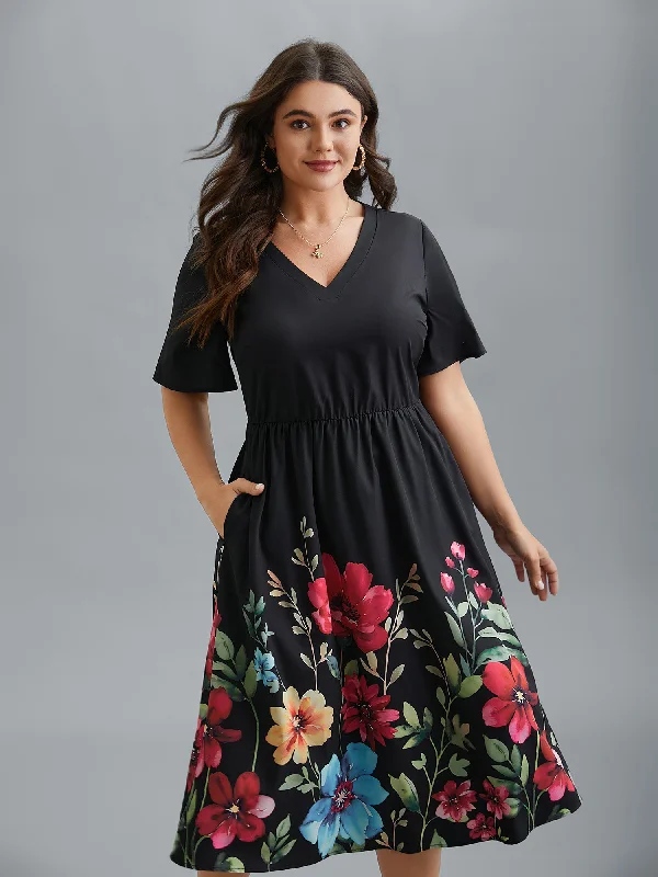 Plus size dresses featuring neutral tones pair easily -Sandals with perforated designs -Plus size dresses with floral embroidery -Floral Print V-Neck Half-Sleeve Midi Dress