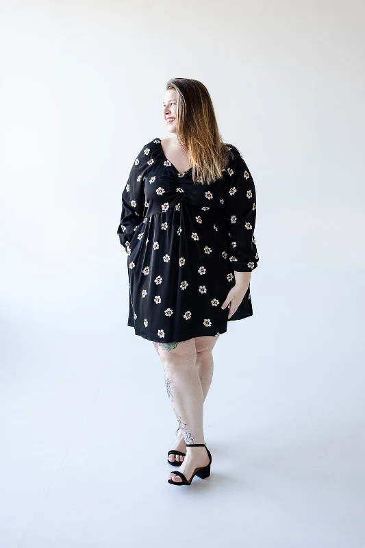 Plus size dresses with sleek lines look modern -Sandals for summer music festivals -Plus size dresses for picnics -LONG-SLEEVED BABYDOLL KNEE LENGTH DRESS