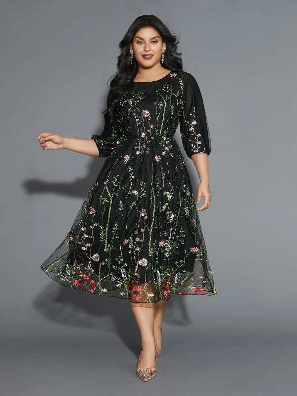 Plus size dresses with classic vibes never age -Sandals for picnics and outdoor gatherings -Plus size dresses for outdoor weddings -Floral Embroidered Elastic Waist Lined Midi Dress