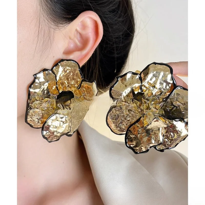 Magnetic Closure Drop Earrings for Easy -Wholesale Temperament, Oversized Three-dimensional Flowers, Exaggerated High-end Earrings