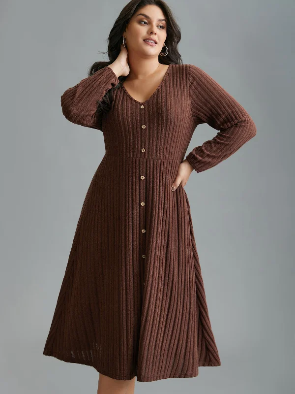 Plus size dresses with side ties cinch nicely -Sandals with adjustable buckles -Plus size dresses for hot weather -Stretchy Waist Defining Knit Midi Dress